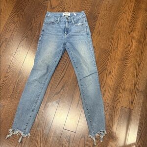 Frame Denim Light Blue Skinny Jeans with Frayed Hem